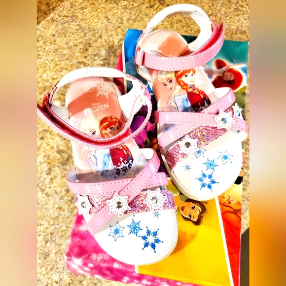 Disney Toddler Girls Frozen Character Pink Sandals Size 11 used - Picture 1 of 2
